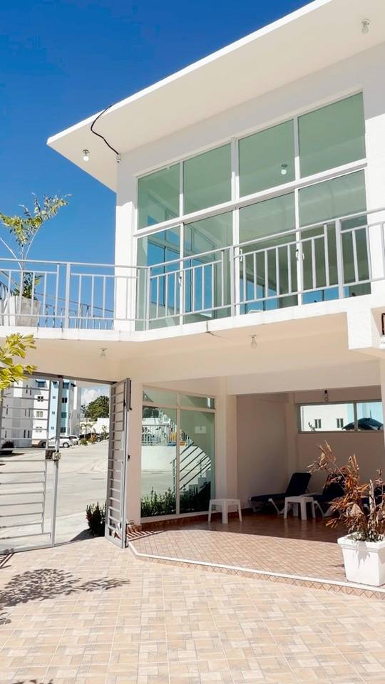Casa club y piscina